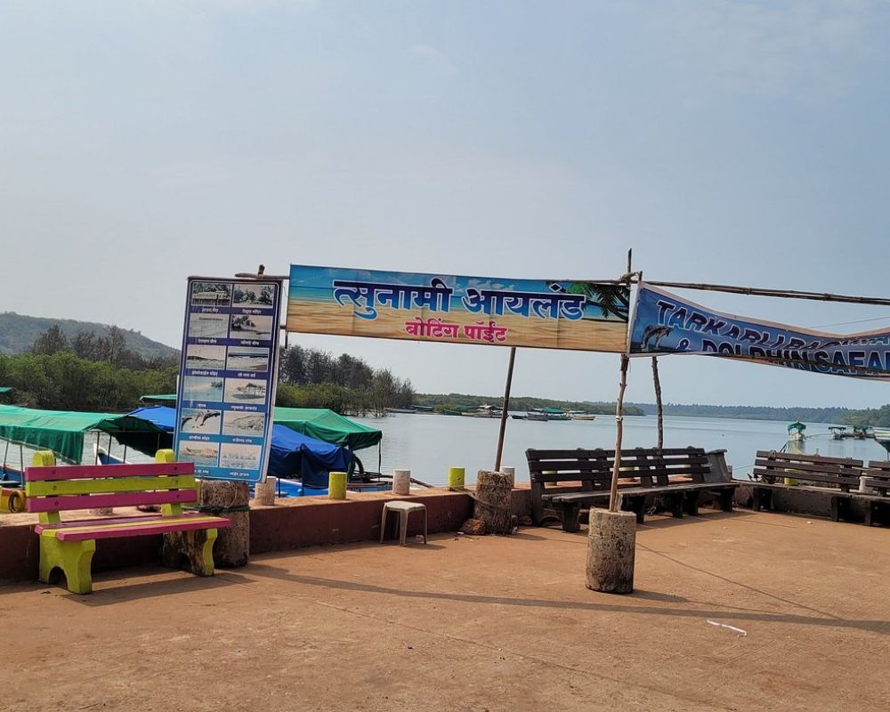Tsunami Island, Devbag