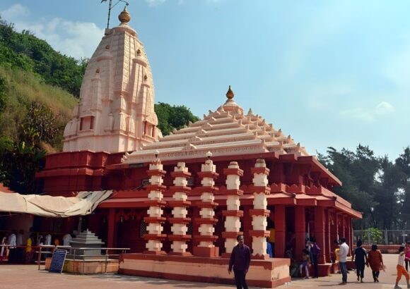 Best 10 Places to Visit in Ratnagiri (2025 Guide) – Beaches, Forts, Temples & Hidden Gems